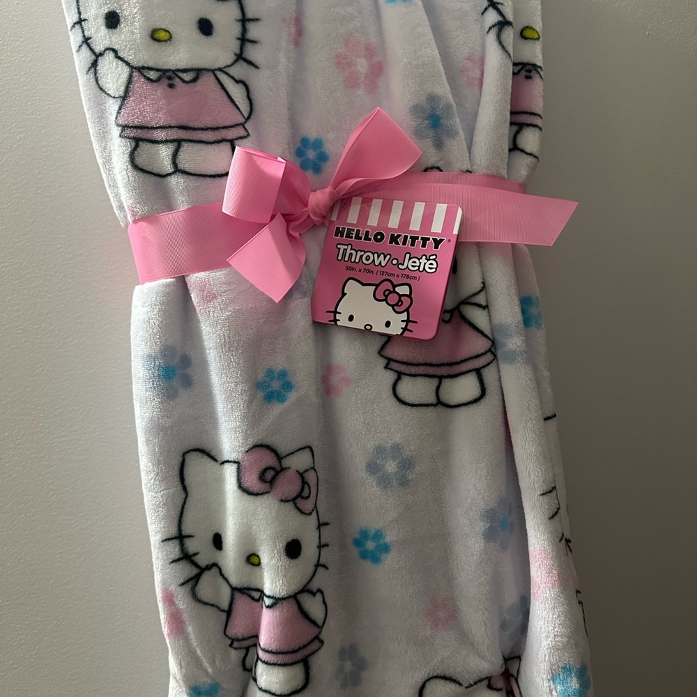 Hello Kitty blanket - Picture 4 of 4